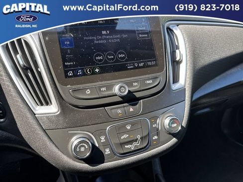 Used 2025 Chevrolet Malibu RS FWD image 26