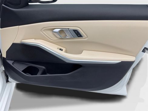 Used 2019 BMW 330i Sedan w/ Driving Assistance Package image 47