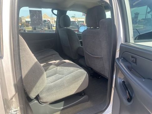 Used 2005 Chevrolet Silverado 3500 LS w/ Heavy-Duty Power Package image 9