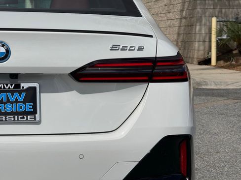 New 2027 BMW 550e xDrive w/ Premium Package AWD/4WD image 14