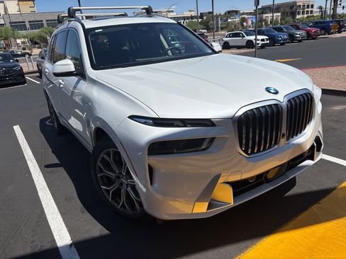 Used 2024 BMW X7 xDrive40i AWD/4WD image 2