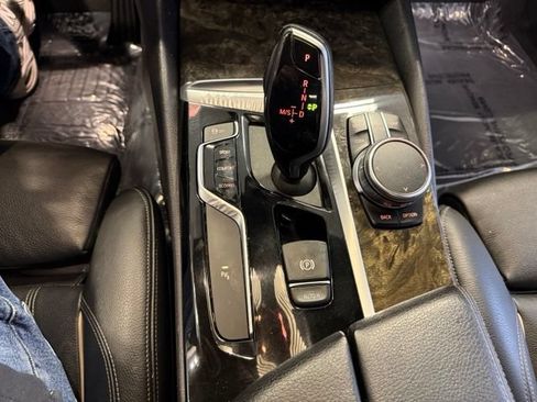 Used 2019 BMW 530i w/ Convenience Package RWD image 17