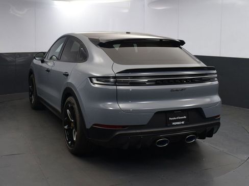 Used 2024 Porsche Cayenne Turbo GT image 3