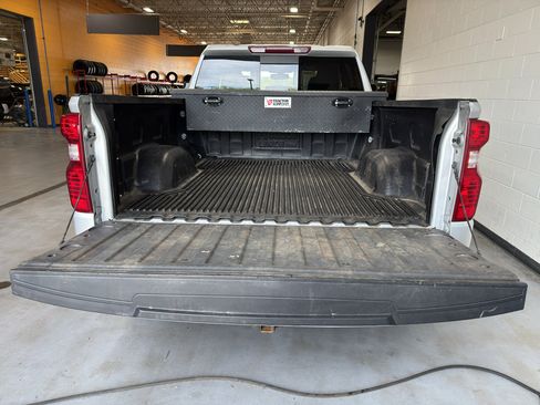 Used 2020 Chevrolet Silverado 1500 LT w/ Convenience Package AWD/4WD image 22