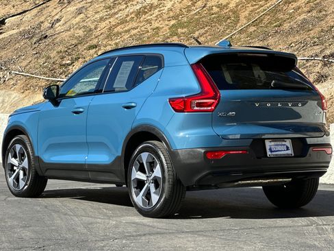 Certified 2023 Volvo XC40 B5 Plus image 7
