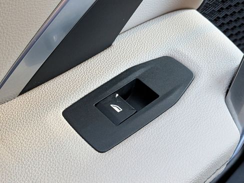 Used 2023 BMW X1 xDrive28i image 17