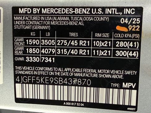 Used 2025 Mercedes-Benz GLS 450 4MATIC w/ AMG Line Exterior image 18