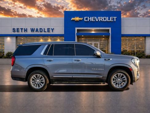 Used 2022 GMC Yukon SLT w/ SLT Premium Package AWD/4WD image 8