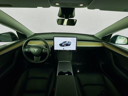 Used 2024 Tesla Model Y Long Range image 31