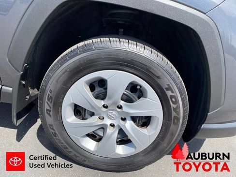 Used 2022 Toyota RAV4 LE AWD/4WD image 10