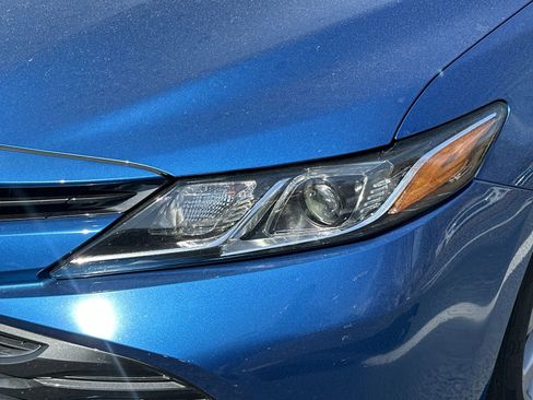 Used 2019 Toyota Camry LE image 11