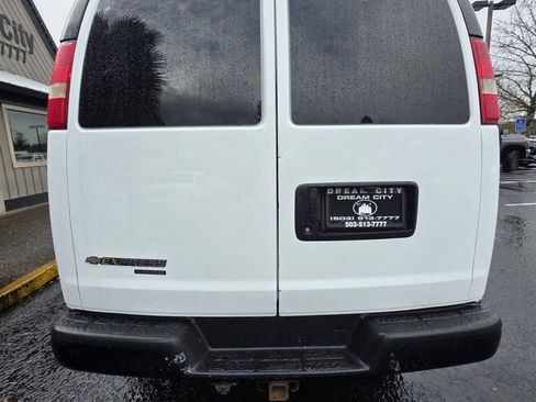 Used 2014 Chevrolet Express 2500 Extended image 6