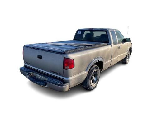 Used 2001 Chevrolet S10 Pickup LS w/ Preferred Equipment Group image 5