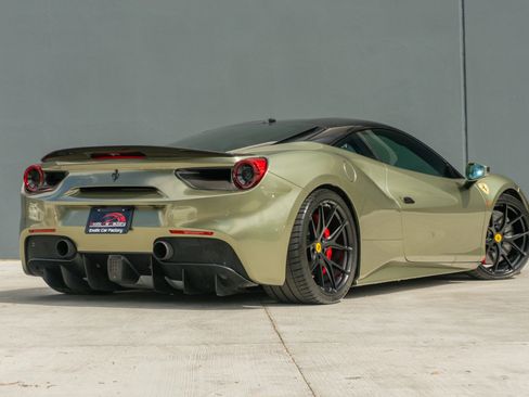 Used 2018 Ferrari 488 GTB image 7