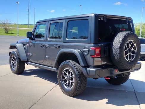 Used 2024 Jeep Wrangler Unlimited Rubicon AWD/4WD image 17