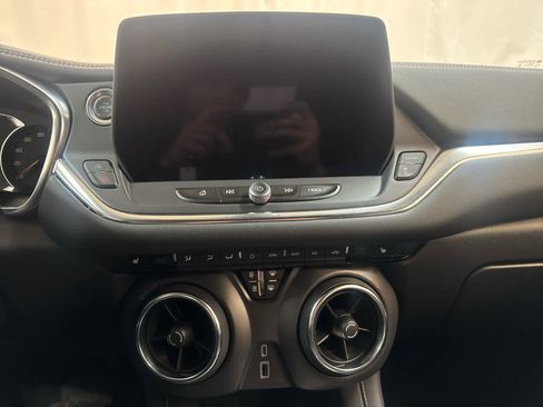 Certified 2025 Chevrolet Blazer LT image 19