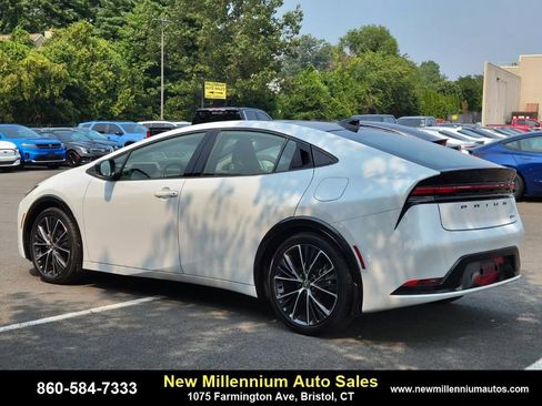 Used 2024 Toyota Prius XLE image 3