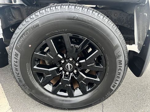 Certified 2023 Nissan Frontier SV w/ Midnight Edition Package AWD/4WD image 10