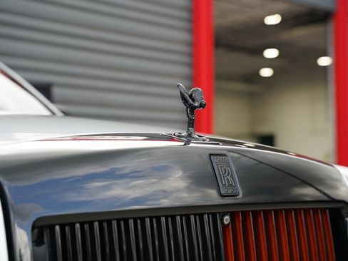 Used 2018 Rolls-Royce Phantom Extended Wheelbase RWD image 7