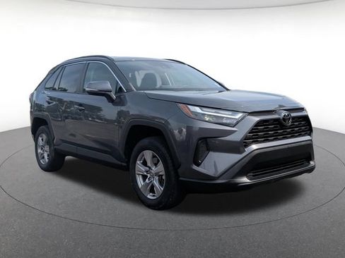 Used 2022 Toyota RAV4 XLE FWD image 7