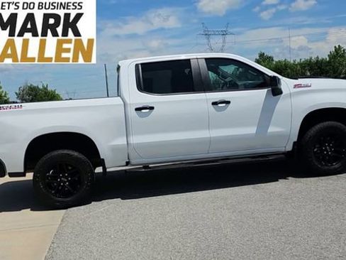 Used 2022 Chevrolet Silverado 1500 LT Trail Boss w/ Convenience Package II AWD/4WD image 9