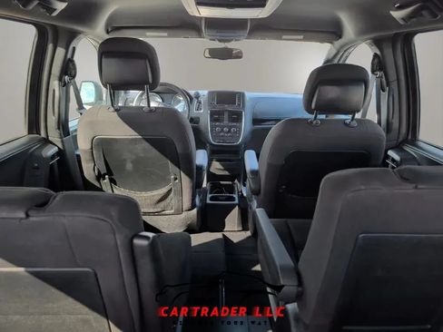 Used 2018 Dodge Grand Caravan SE FWD image 18