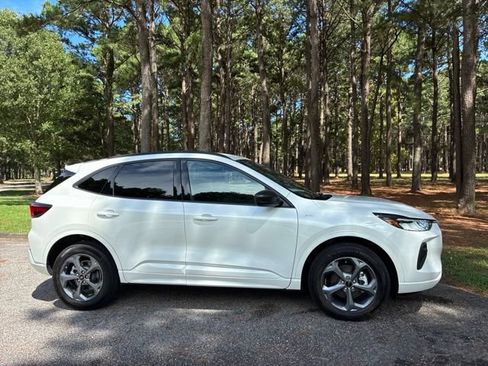 Used 2024 Ford Escape ST-Line w/ Tech Pack #1 AWD/4WD image 2