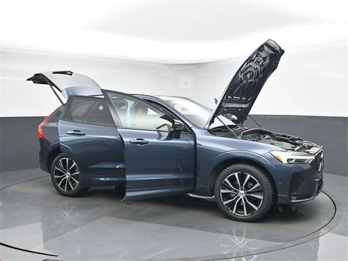 Used 2023 Volvo XC60 B5 Ultimate w/ Protection Package Premier image 53