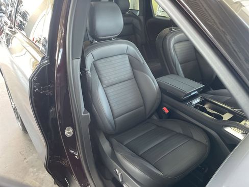 New 2024 Lincoln Nautilus Reserve w/ Equipment Group 202A image 36