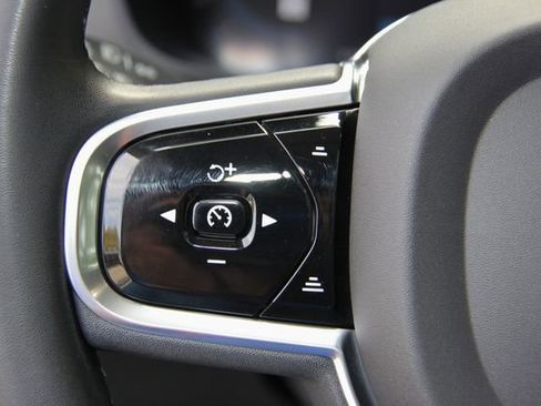 Used 2023 Volvo XC60 B5 Plus w/ Protection Package Premier image 17