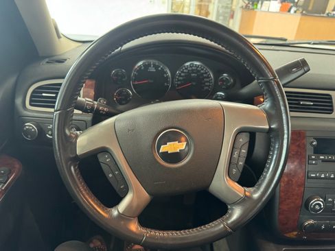 Used 2011 Chevrolet Avalanche LS w/ Convenience Package AWD/4WD image 18