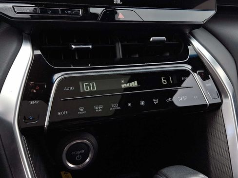 Used 2023 Toyota Venza Limited AWD/4WD image 17