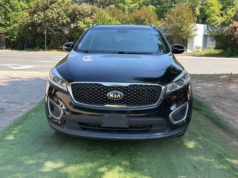 Used 2016 Kia Sorento FWD w/ LX Convenience Package image 3
