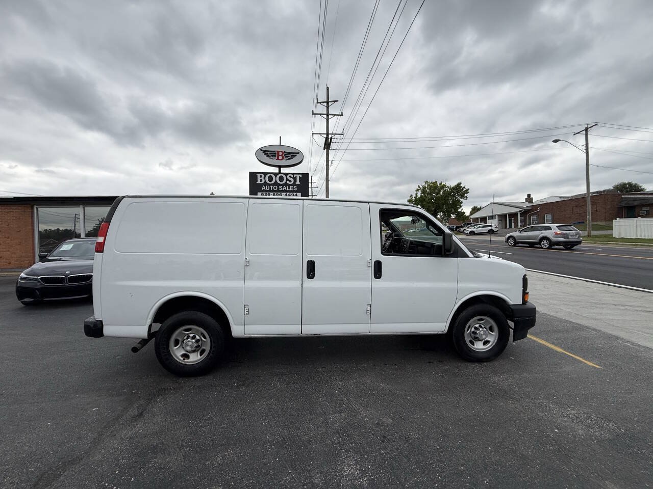 Used 2017 Chevrolet Express 2500 RWD image 8