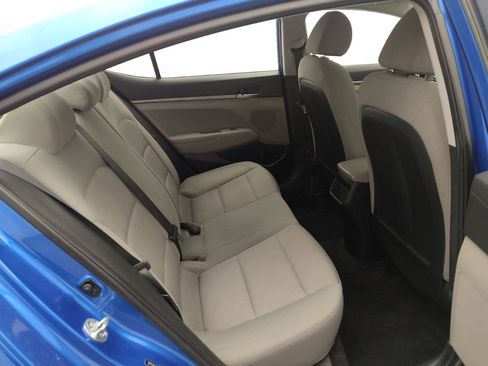 Used 2017 Hyundai Elantra SE FWD image 19