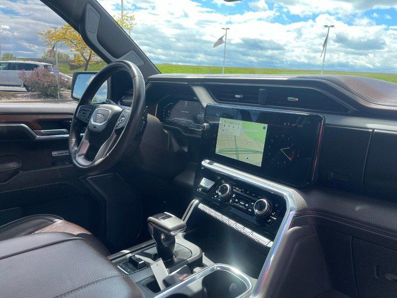 Used 2023 GMC Sierra 1500 Denali AWD/4WD image 12