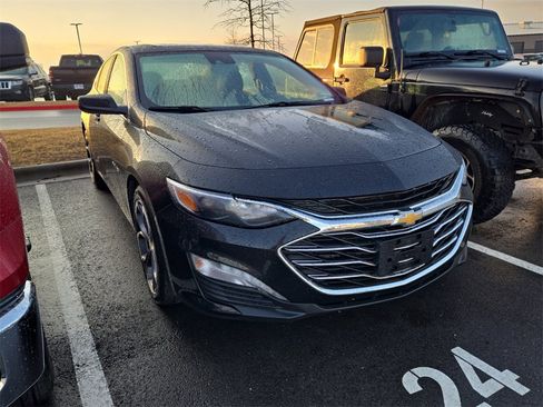 Used 2024 Chevrolet Malibu LT image 4