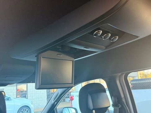 Used 2016 Dodge Grand Caravan SE image 12