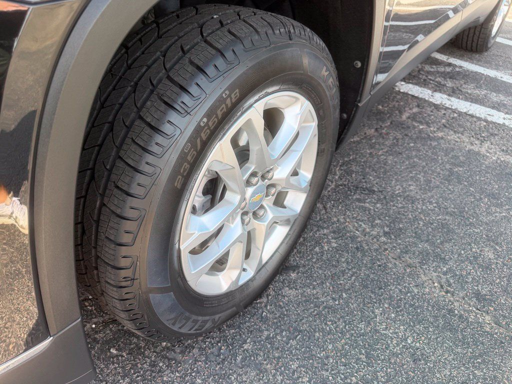 Used 2021 Chevrolet Traverse LT FWD image 10