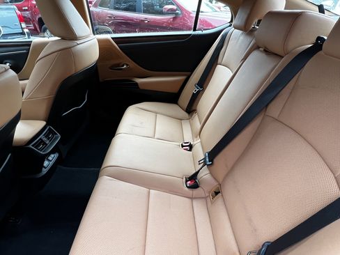 Certified 2023 Lexus ES 350 w/ Premium Package image 30