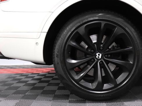 Used 2017 Bentley Bentayga image 89