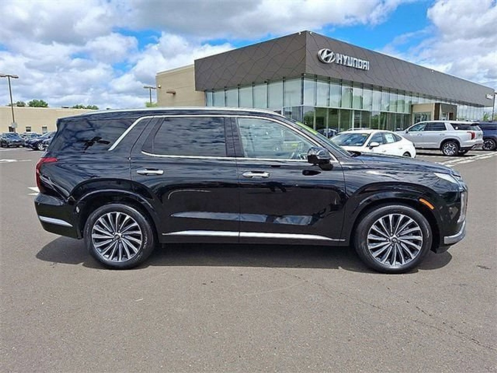 Certified 2024 Hyundai Palisade Calligraphy AWD/4WD image 8