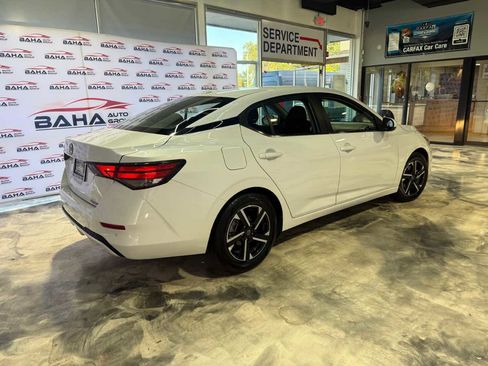 Used 2025 Nissan Sentra SV image 9