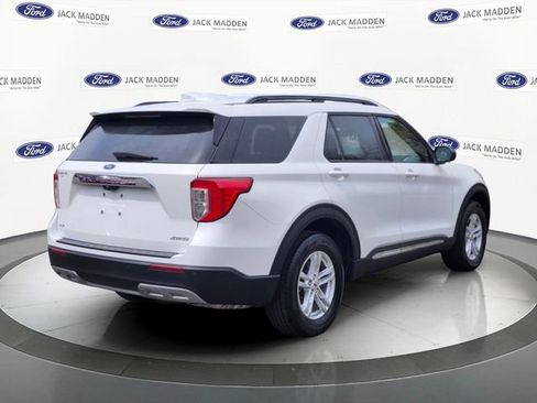 Certified 2022 Ford Explorer XLT w/ Equipment Group 202A AWD/4WD image 5