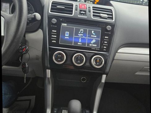 Used 2018 Subaru Forester 2.5i Premium w/ All-Weather Package image 15