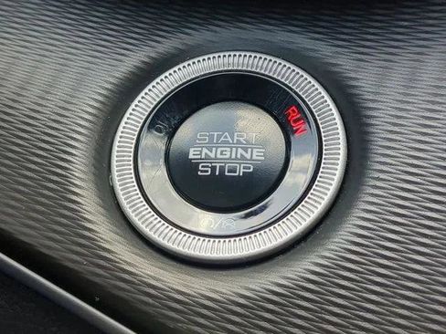 Certified 2025 Jeep Grand Cherokee Altitude AWD/4WD image 36