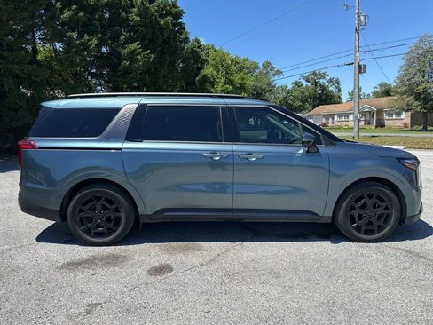 Used 2025 Kia Carnival SX w/ SX Dark Edition Package FWD image 4