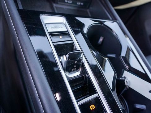 Used 2024 Volkswagen Atlas Cross Sport SE image 20