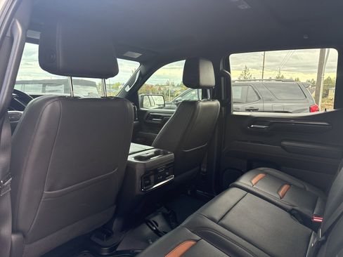 Used 2023 GMC Sierra 1500 AT4 image 9