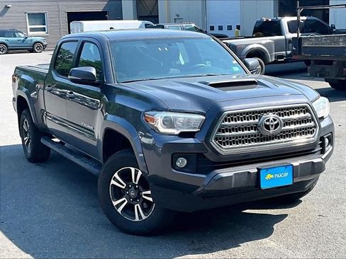 Used 2016 Toyota Tacoma TRD Sport w/ Premium & Technology Package AWD/4WD image 1